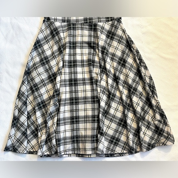 LuLaRoe Plaid Sleeveless Summer Women’s Dress with Pockets Size Medium - Picture 13 of 14